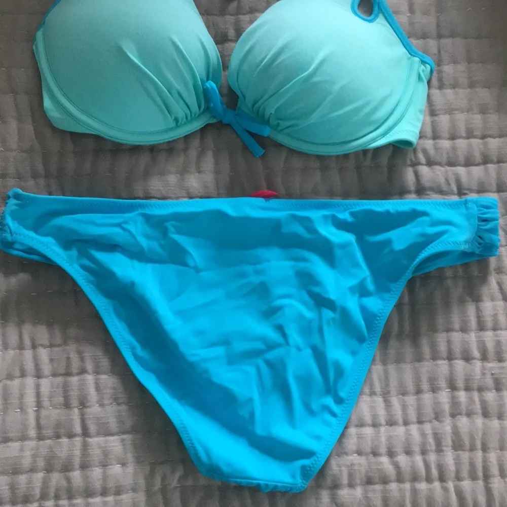 Victoria secret bathing suit! - Picture 6 of 6